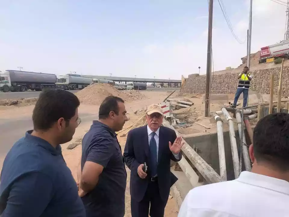 وزير الأشغال: أعمال التحديث والصيانة على الطريق الصحراوي مستمرة