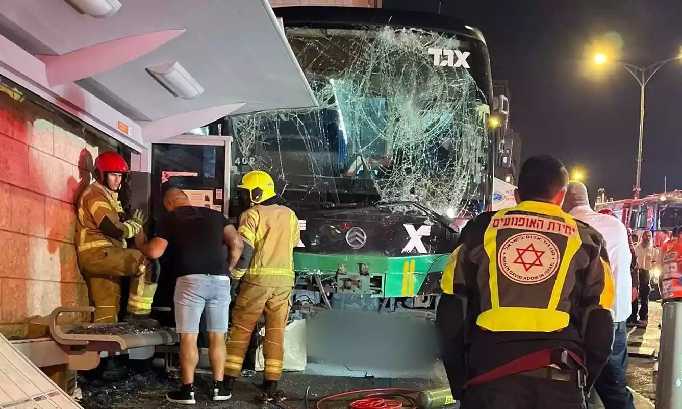 مقتل 5 أشخاص بتدهور حافلة إسرائيلية في القدس