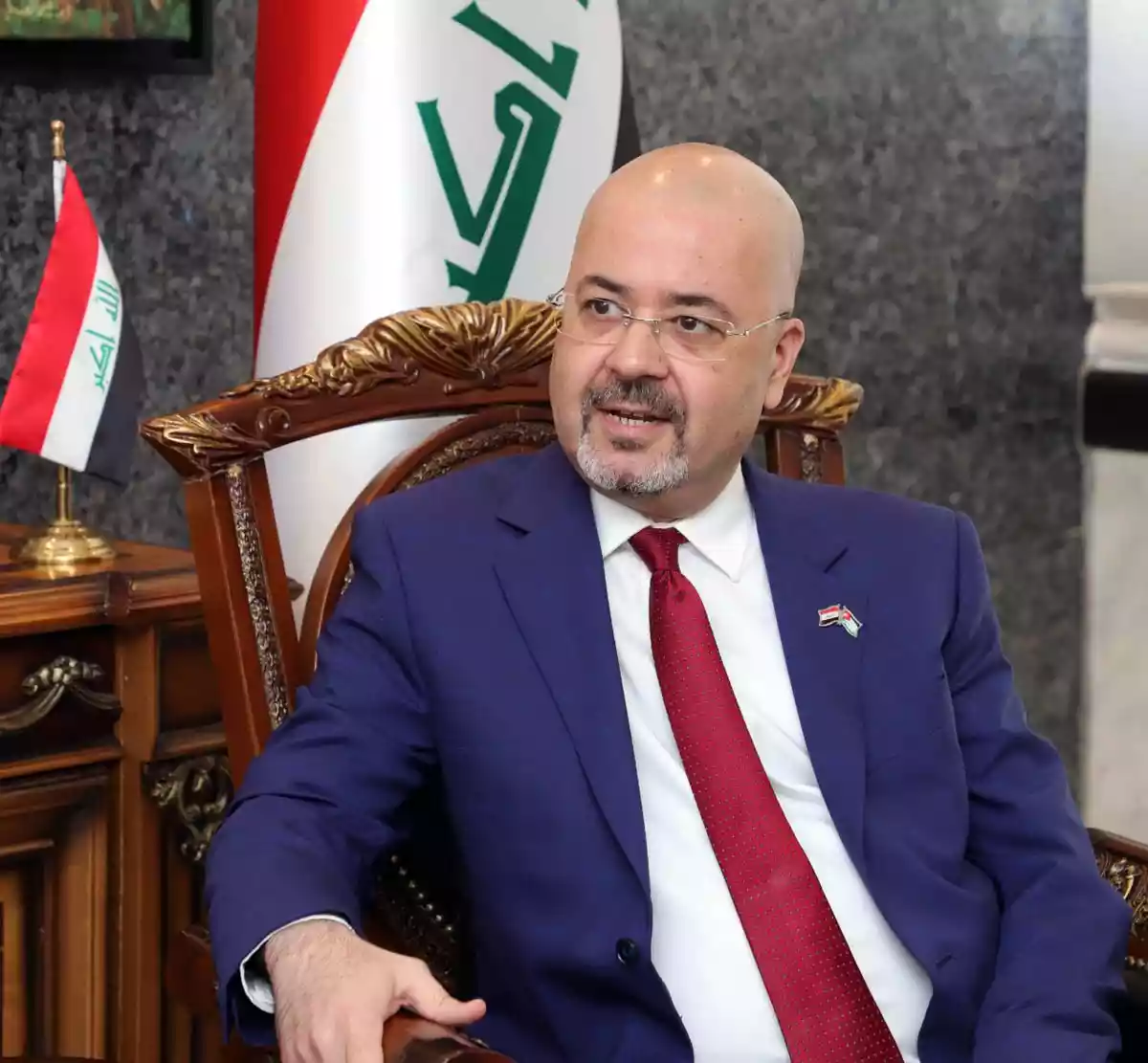 السفير العراقي في ورطة بسبب "زوجته وراغب علامة".. شاهد الصور