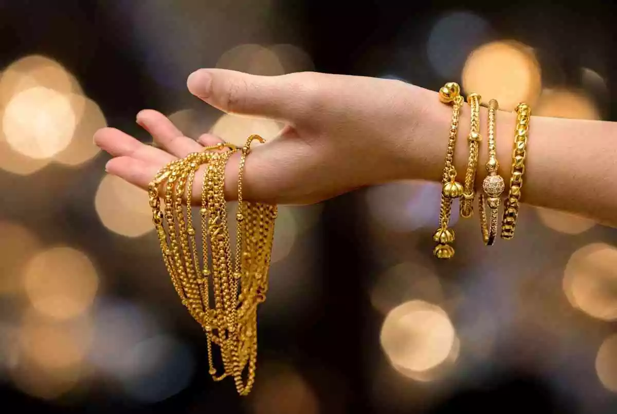سوق الذهب.. انخفاض الأسعار يعزز إقبال الأردنيين