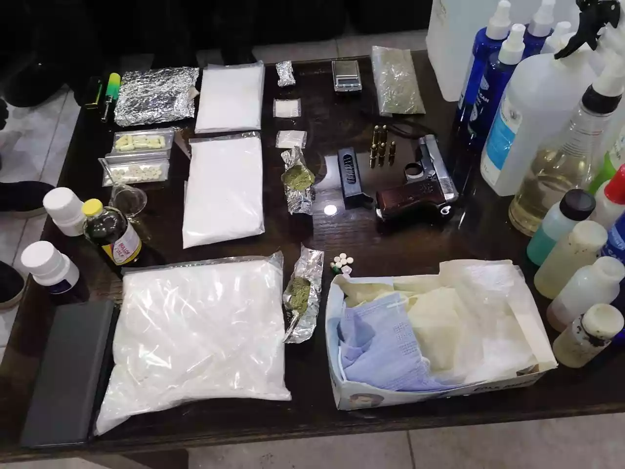 عمليات نوعية توقع بتجار مخدرات ومروجين بالعقبة والرمثا (صورة)