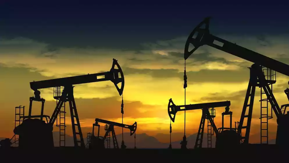 أسعار النفط تتراجع عالميا