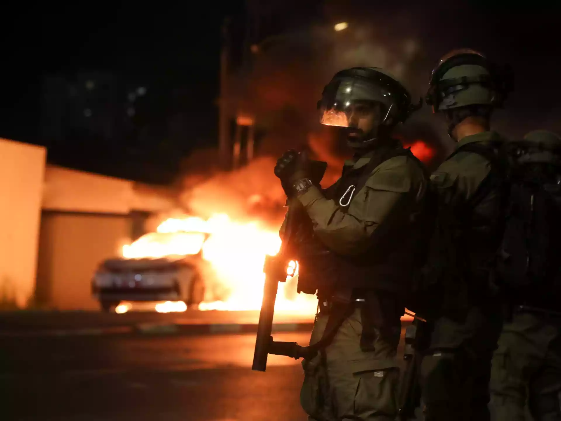 الاشتباكات تشتعل مع جيش الاحتلال بمناطق عديدة في القدس