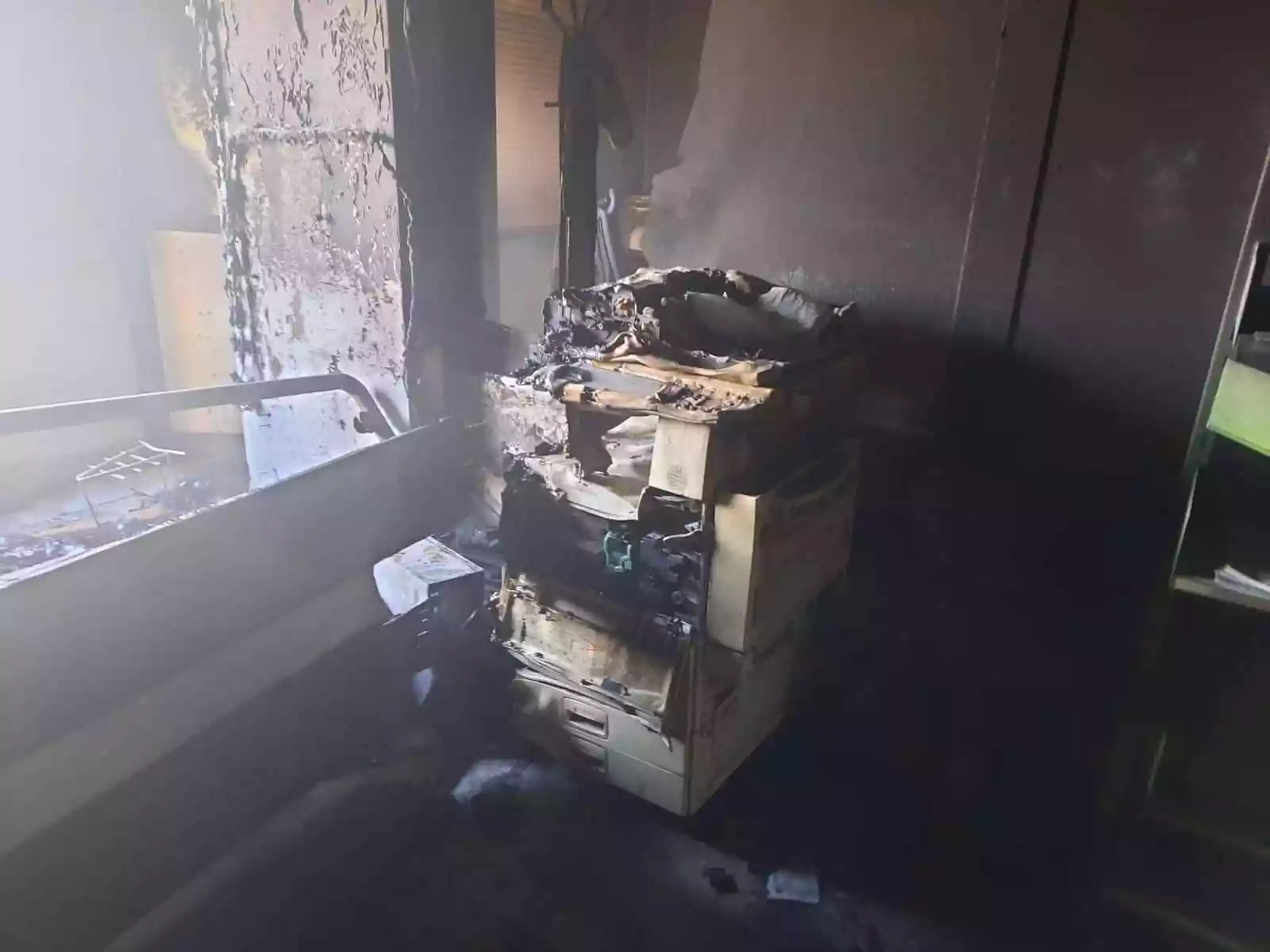 حريق كبير بمجمع النقابات في إربد – صور