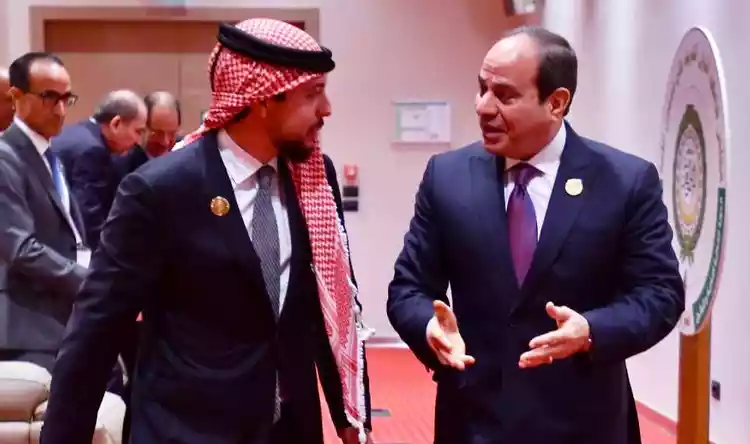 ولي العهد يلتقي الرئيس المصري