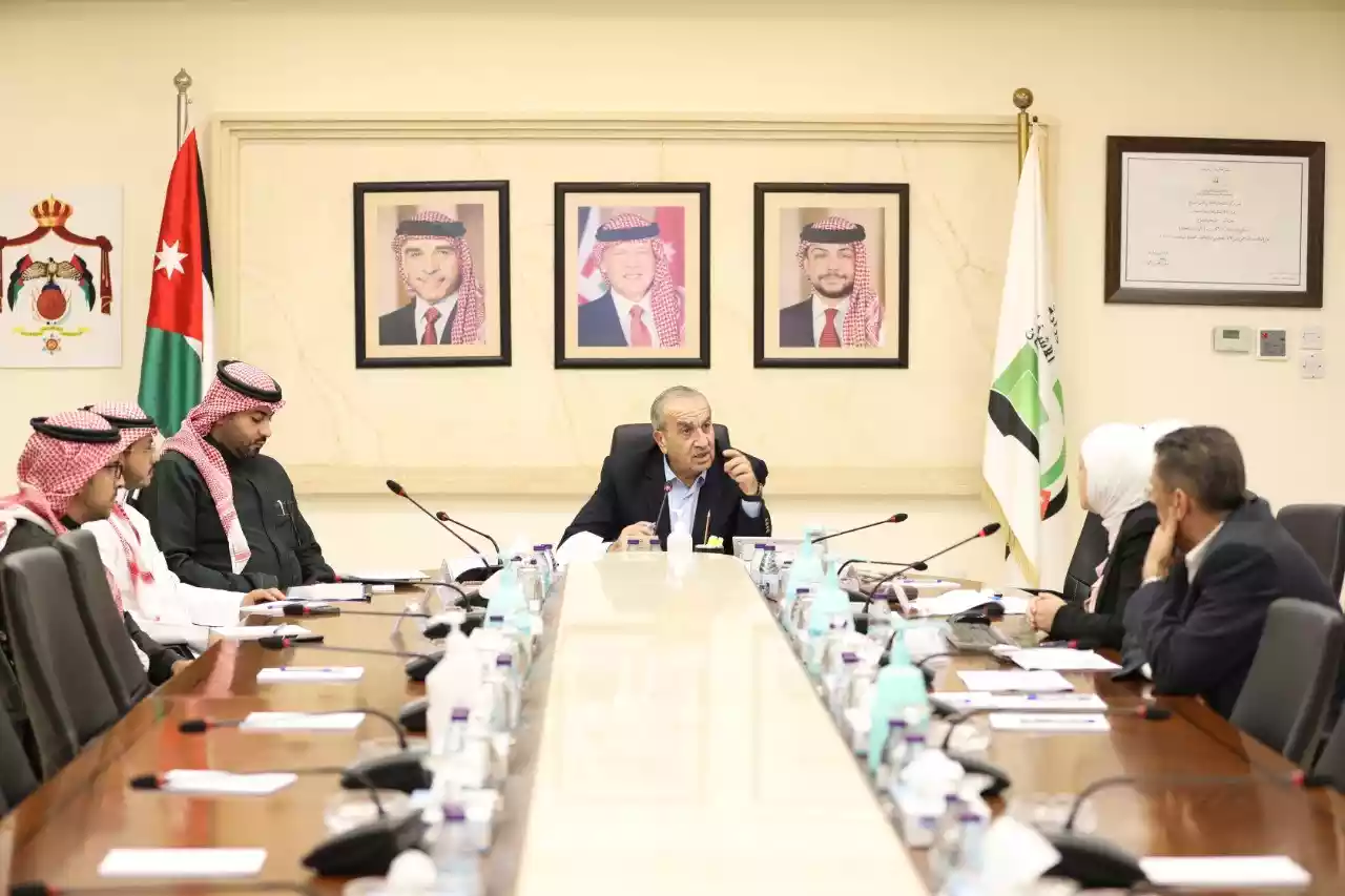 الحكومة تبحث تعزيز التعاون مع الصندوق السعودي للتنمية