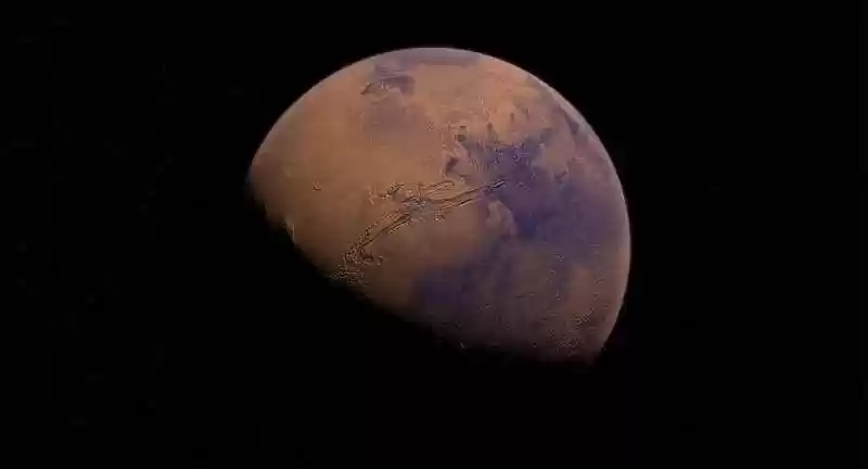 المريخ سيختفي خلف القمر غدا في ظاهرة فلكية مميزة