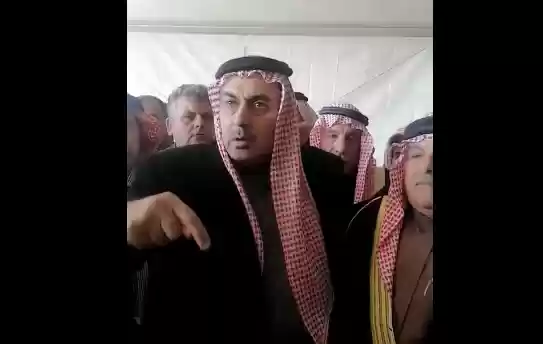 بالفيديو.. تصريح ناري من وجهاء قبيلة بني حسن بعد دفن الشهيد الدلابيح