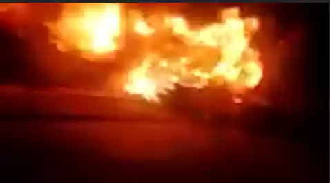 بالفيديو.. إغلاق طريق (اربد عمان) بالإطارات المشتعلة والأمن يزيل العوائق
