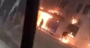 حريق كبير يشتعل في مبنى مديرية تربية معان (فيديو)