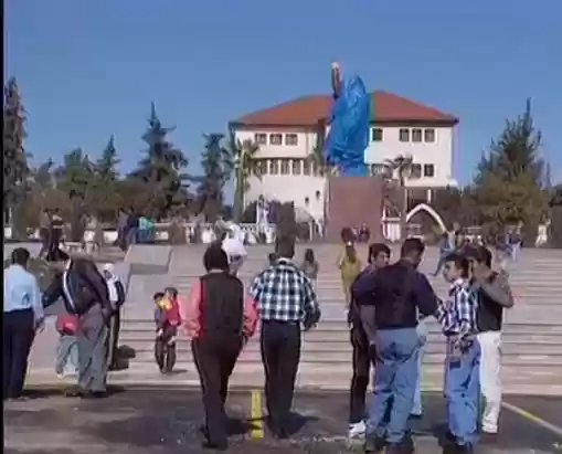 روايتان مثيرتان لإزالة تمثال الملك الحسين عام 1995 - فيديو