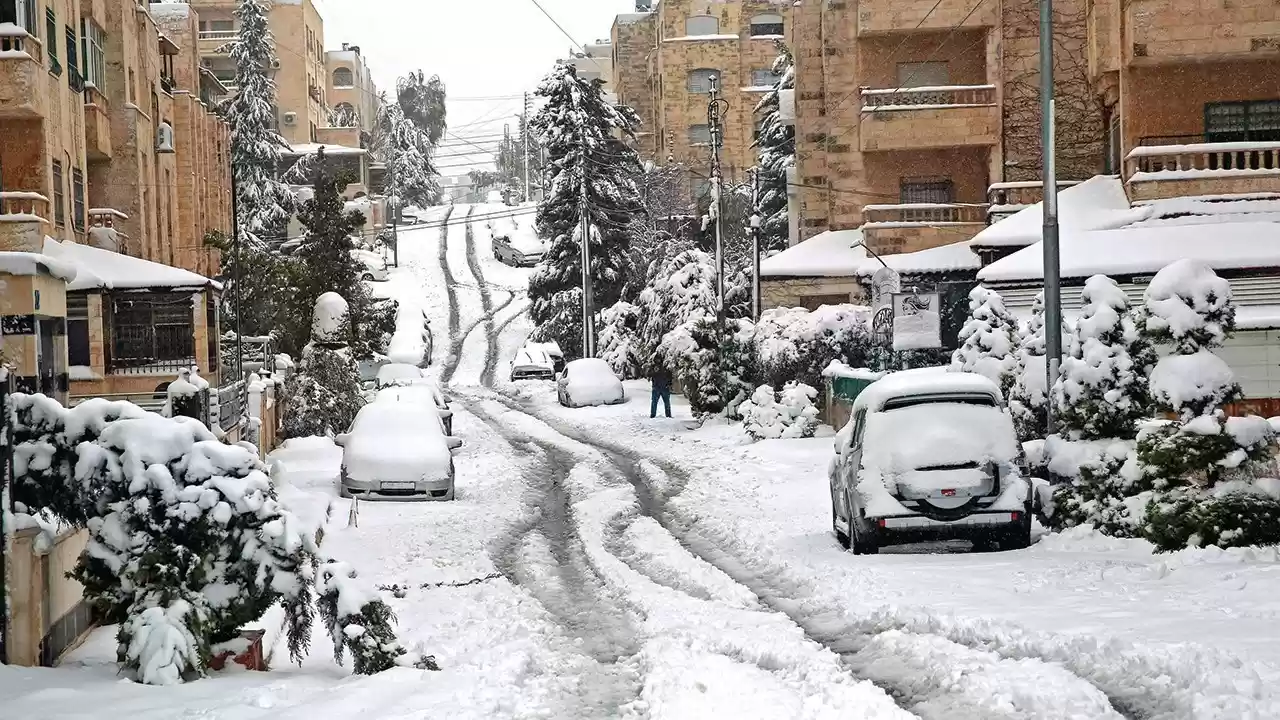 هل يرى الأردنيون الثلوج قريبا؟