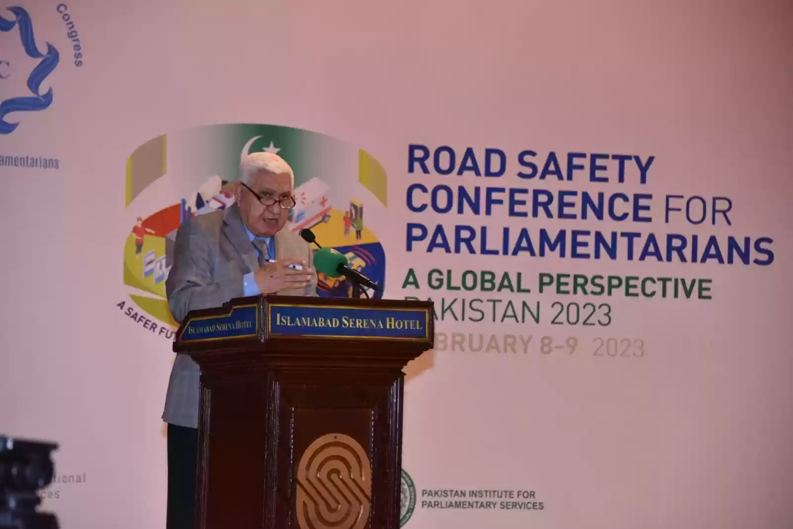 نائب أردني يُشارك بمؤتمر سلامة الطريق في باكستان