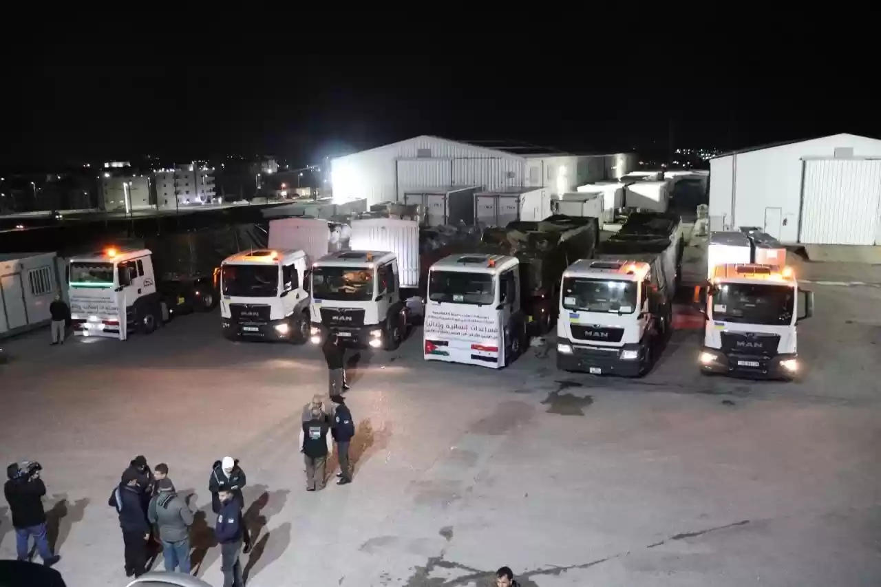وصول 7 شاحنات أردنية محملة بمواد غذائية وإغاثية إلى سوريا