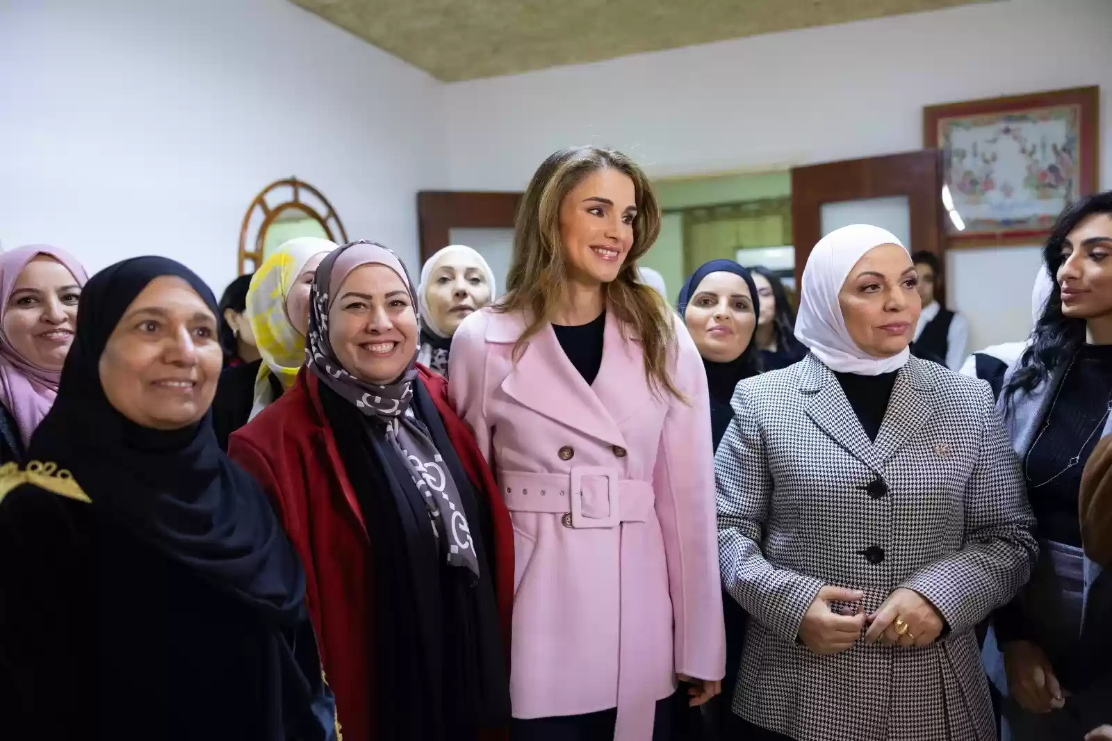 الملكة رانيا العبدالله تزور جمعية النشميات الخيرية لتمكين المرأة في طبربور