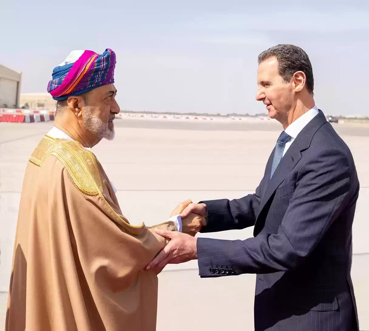 سلطان عمان يستقبل بشار الأسد في زيارة عمل لمسقط (صور)