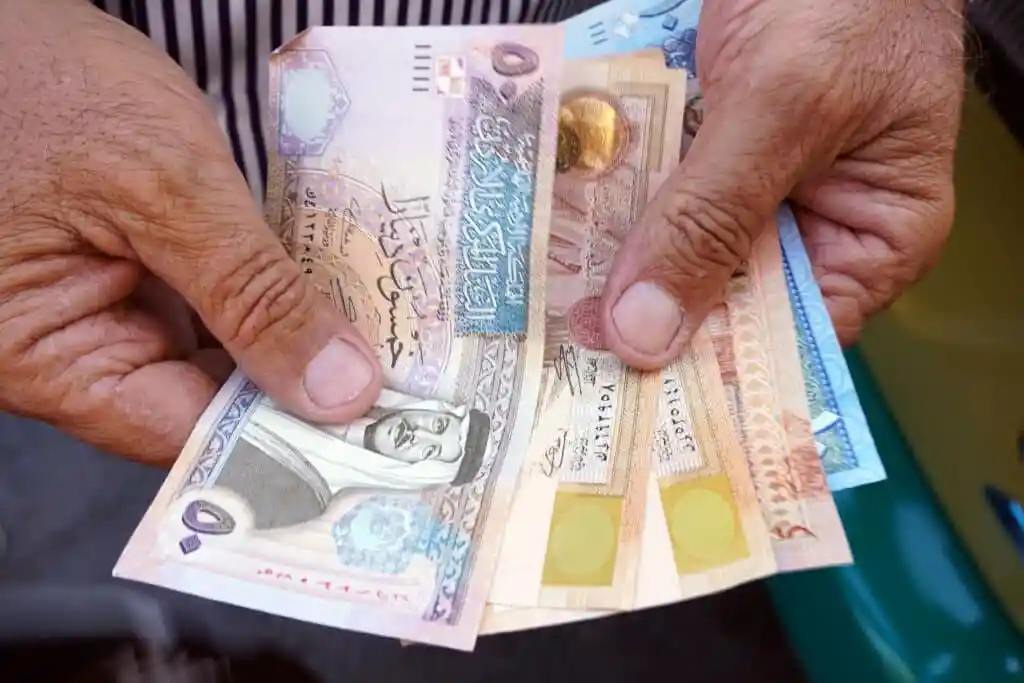 الحكومة تنشر أسماء مئات الأردنيين والشركات ترتبت عليهم أموال