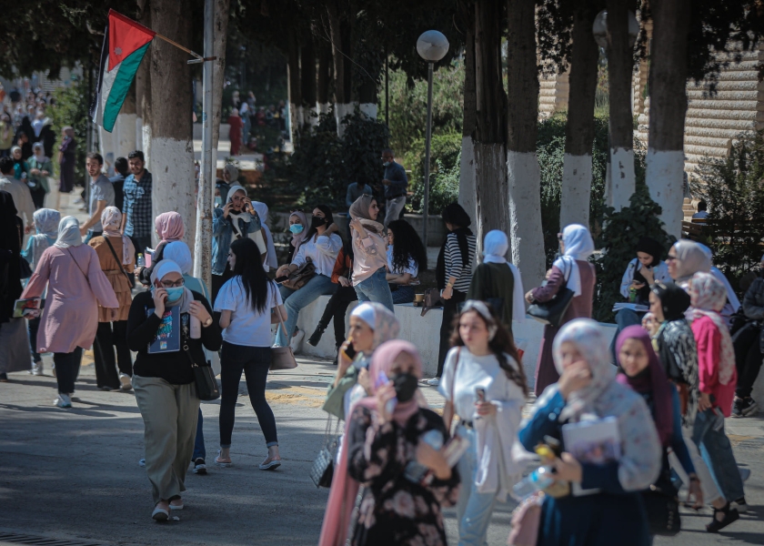 بدء تقديم طلبات الاستفادة من البعثات والمنح والقروض الداخلية