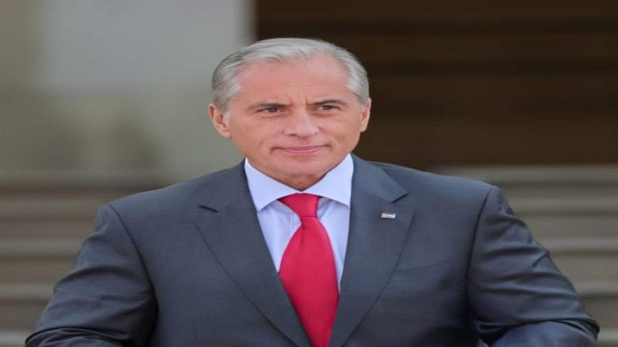 رئيس الوزراء يصل إلى القصر الحكومي في بغداد للمشاركة في أعمال القمة العربية