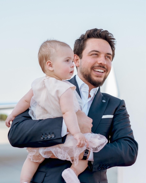 الملكة رانيا تهنىء ولي العهد بميلادة الـ 31