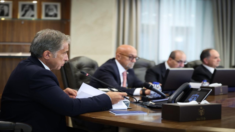 الحكومة توافق على تحمل كلف فوائد قروض المكاتب والفنادق السياحة