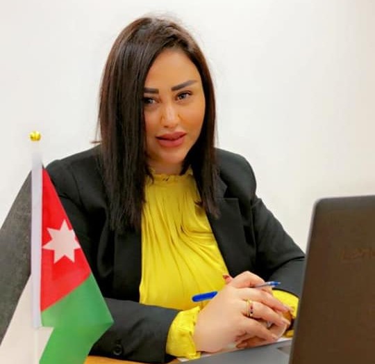 استقالة لافتة تهز وزارة بسبب المحاباة في الترفيعات والمكافآت