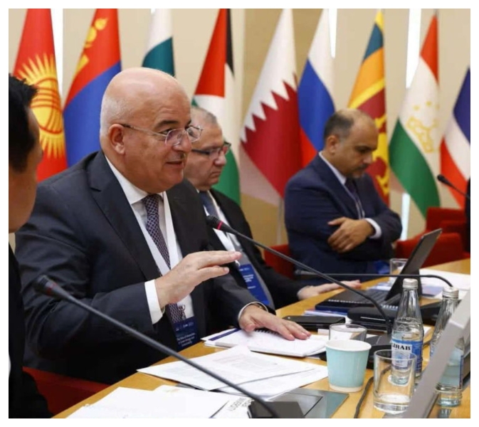 رئيس الجامعة الهاشمية يشارك في مؤتمر دولي حول الطاقة الخضراء والاستدامة في باكو