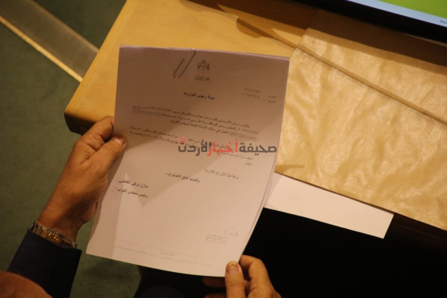 نائب يحاول تمرير كتاب لرئيس الوزراء لتجديد عقد أحد أقاربه في الأمانة العامة لمجلس النواب