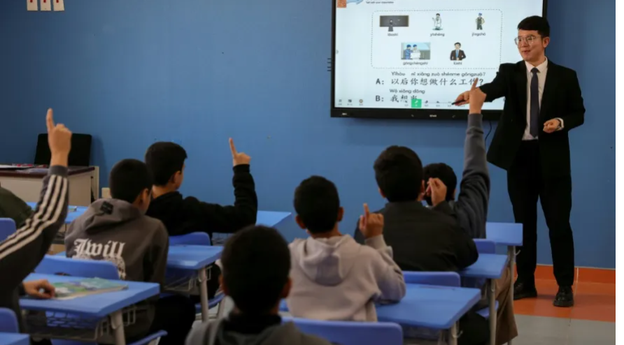 الأردن يبحث إدراج اللغة الصينية في المدارس الحكومية لتعزيز التعاون الثقافي والتعليمي