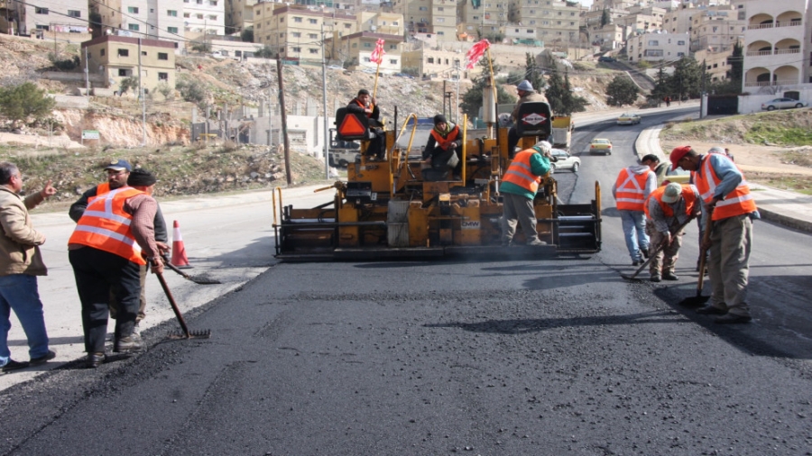 أمانة عمان تباشر أعمال تعبيد بمساحة 500 ألف متر مربع بكلفة 3 ملايين دينار