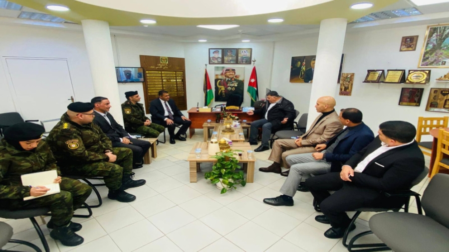 محافظ نابلس يشيد بالدعم الأردني خلال زيارته المستشفى الميداني الأردني/9