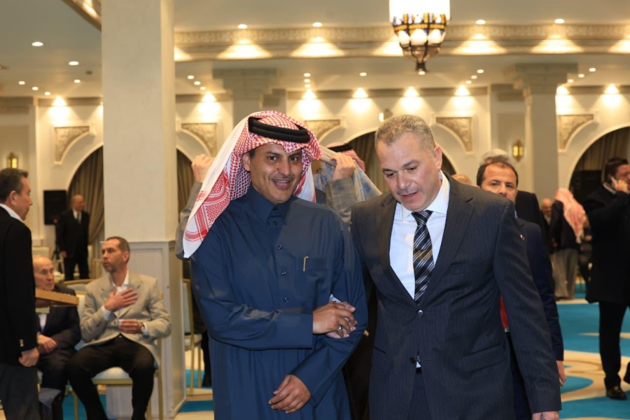 سفير قطر آل ثاني يقدم العزاء بابو الراغب 