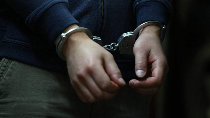 الأمن يقبض على شابين في قضية اعتداء وسلب بعمان 