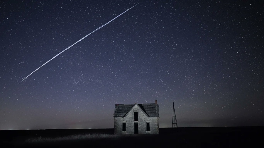 علماء يكتشفون كوكبًا شبيهًا بالأرض قد يكون قابلًا للحياة