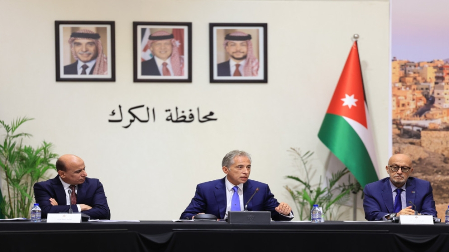 بدء جلسة مجلس الوزراء في محافظة الكرك