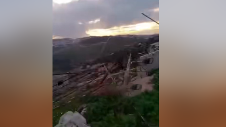 كهرباء اربد إجراء أعمال الإصلاح دون انقطاع الكهرباء بفضل المحول المتنقل (فيديو)