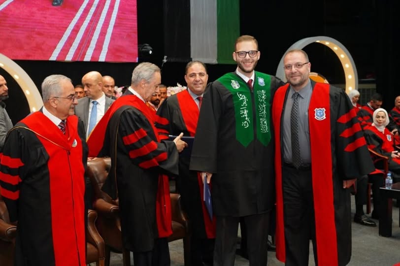 تهنئة للدكتور عبد الحميد الكردي بتخرّج نجله محمد من كلية الحقوق