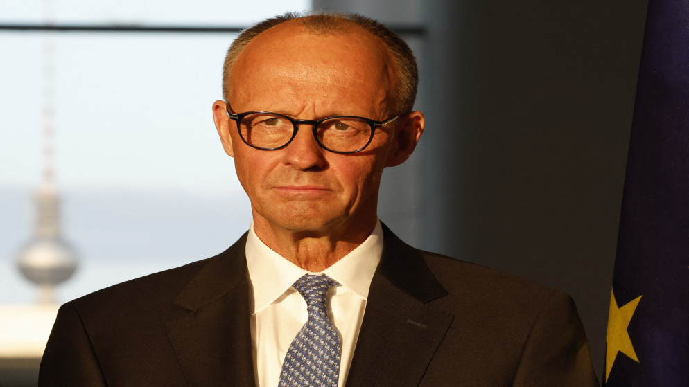 المستشار الالماني يدعو ايران لوقف الضربات العسكرية