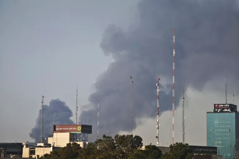 انفجارات في أصفهان والأهواز والجيش الإيراني يسقط مسيّرة مسلحة