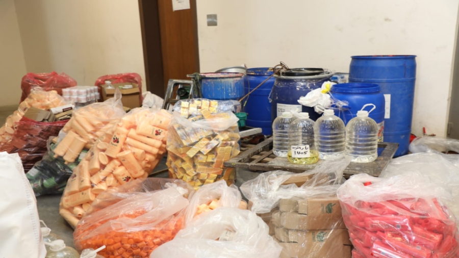 الأردن.. إحباط تصنيع مواد تجميل مقلدة داخل شقة سكنية (صور)