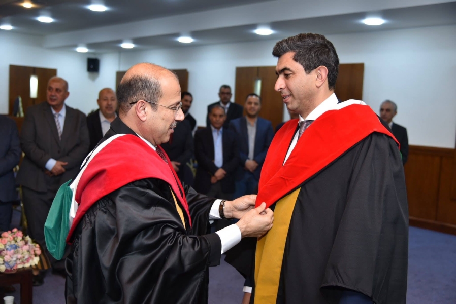 تهنئة للدكتور حازم الرحاحلة بنيل الدكتوراه في العلوم السياسية