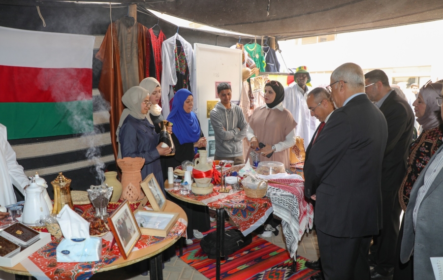 الجامعة الهاشمية تحتفي بإبداعات طلبتها في 