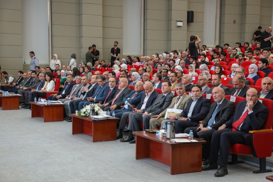 د. بدران يرعى احتفال الجامعة الهاشمية باليوبيل الفضي لكلية الأمير الحسين بن عبدالله الثاني لتكنولوجيا المعلومات