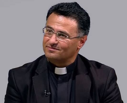 القس سامر عازر يكتب : ناقوس الأوطان يدق