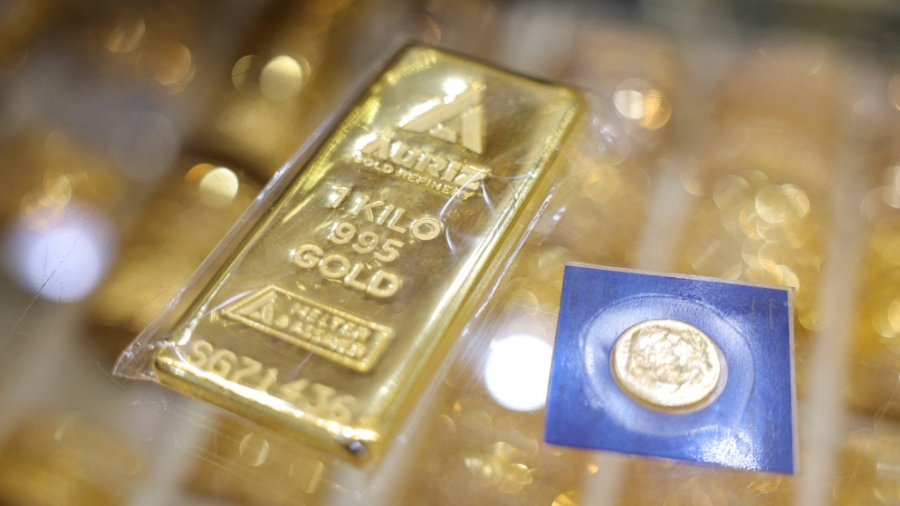  الذهب يحقق أكبر مكاسب أسبوعية.. هل تتوقعون استمرار الارتفاع أم تراجع الأسعار؟