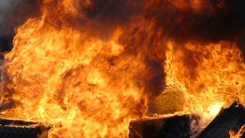 عمان.. وفاة 3 أطفال بعدما أضرم والدهم النار في المنزل