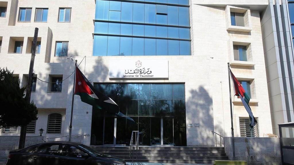 وزارة النقل: نسعى لتقليل استخدام السيارات الخصوصية في الأردن