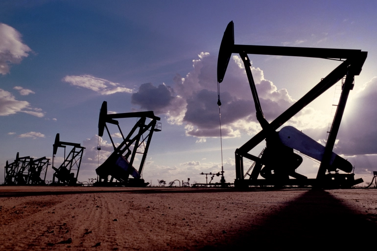 أسعار النفط تقفز أكثر من 3% عالميا