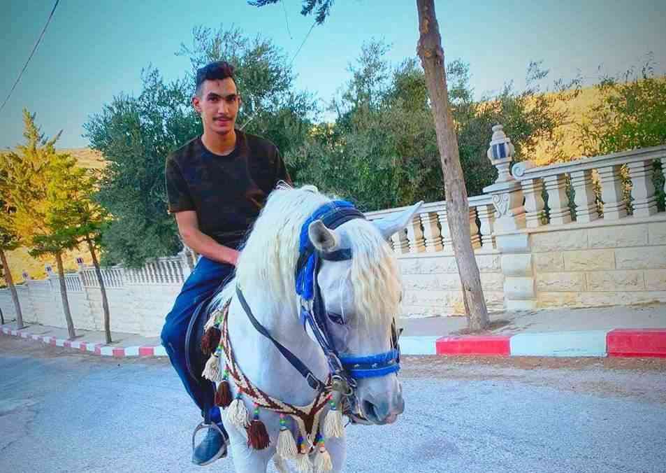 استشهاد شاب فلسطيني برصاص مستوطنين في قرية برقة قضاء رام الله