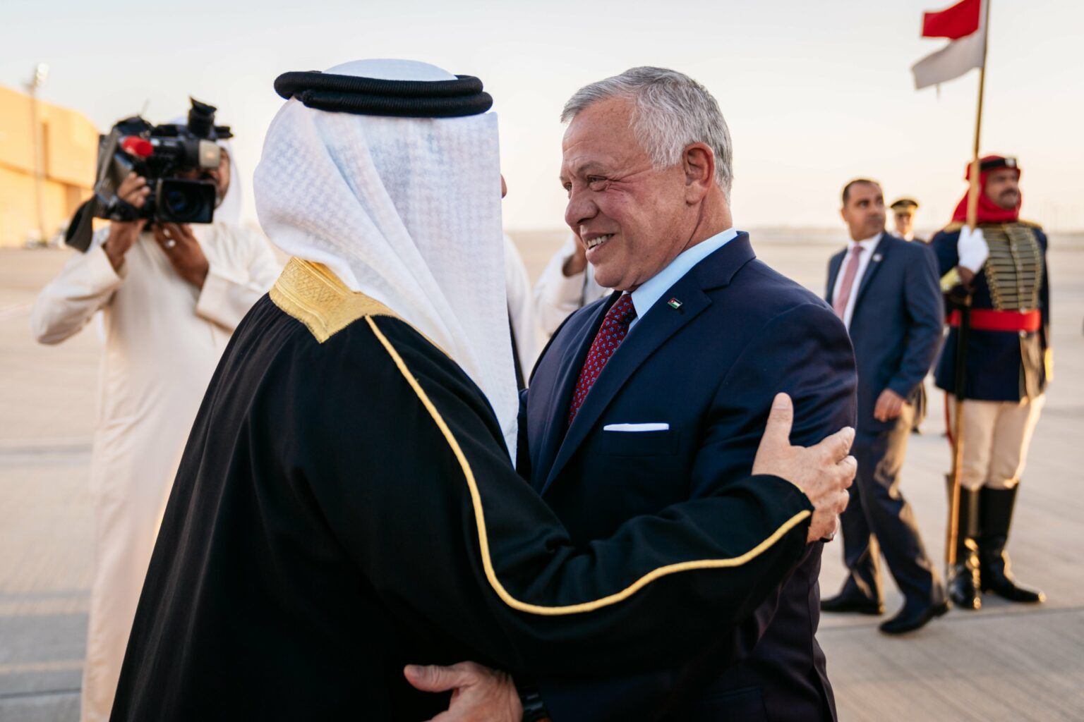 ملك البحرين يشيد بالمواقف المشرفة للأردن
